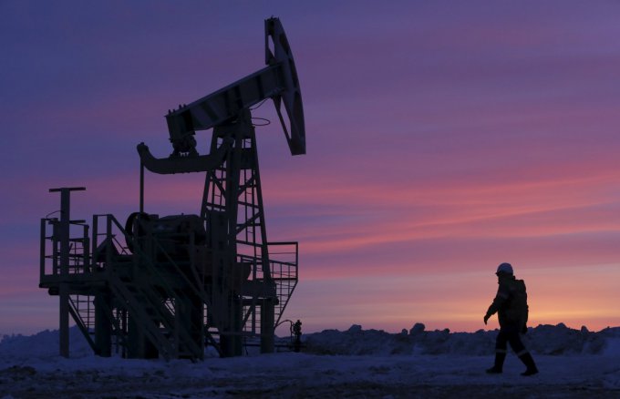 Стоимость нефти начала активно расти