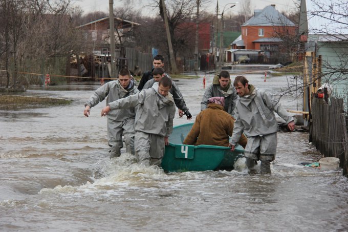 Из-за наводнения в США погибло пять человек. Видео