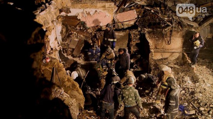 Ночью на руинах взорвавшегося на Одесчине дома нашли тело мальчика