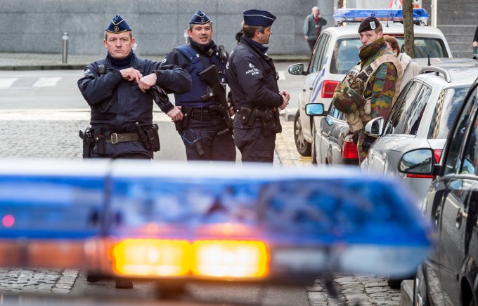В ходе спецоперации в Брюсселе уничтожен террорист. Видео