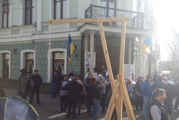 В Харькове и Одессе митингующие требуют уволить областных прокуроров