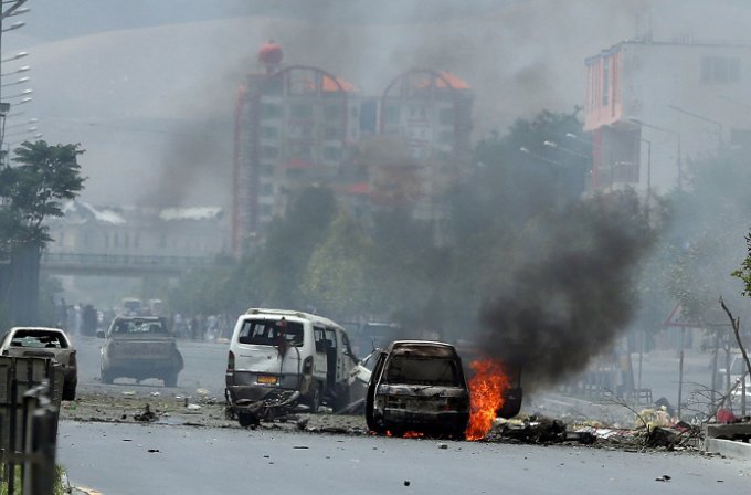 Возле турецкой жандармерии взорвался автомобиль