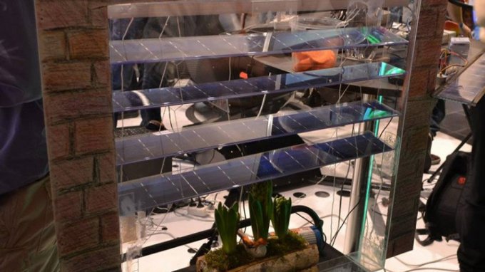 Украинец создал уникальные жалюзи с солнечными батареями