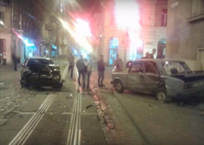 Жуткое ДТП во Львове: семь человек пострадали