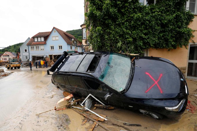 Разрушительные последствия мощного наводнения в Германии. Фото