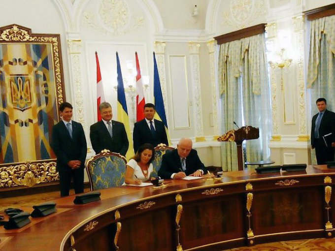Украина и Канада подписали соглашение о зоне свободной торговли