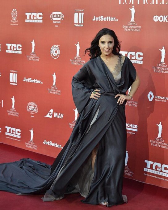 Джамала удивила нарядом на открытии Одесского кинофестиваля