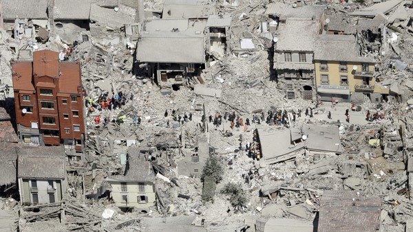 В Италии насчитывается уже 247 погибших от землетрясения