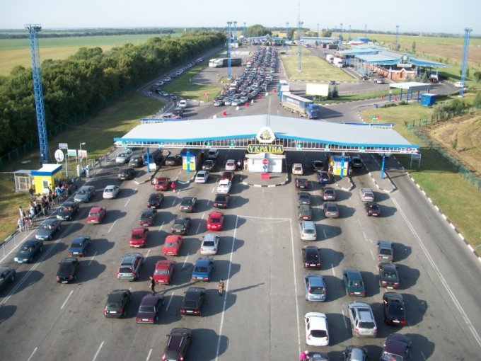 На польско-украинской границе застряло около 1700 машин