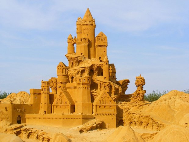 На что способны скульпторы, когда используют песок. Фото