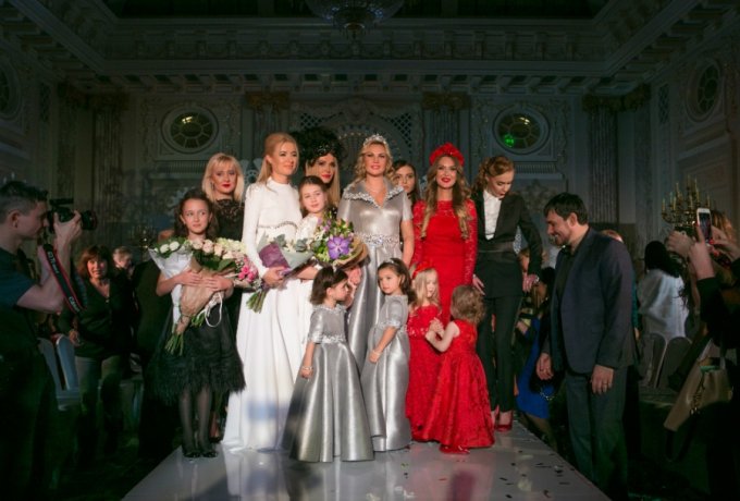 Ольга Сумская, Анастасия Приходько, Камалия и другие звезды прошли по подиуму с детьми