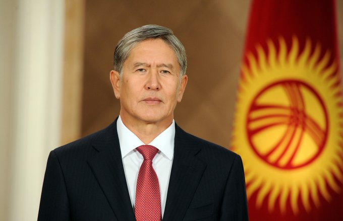 Президент Киргизии пообещал убрать российскую военную базу