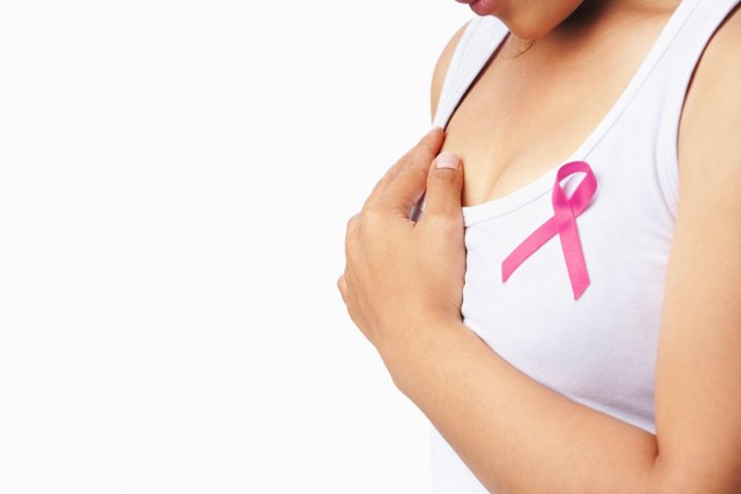 Онкологи назвали семь самых распространенных мифов о раке груди