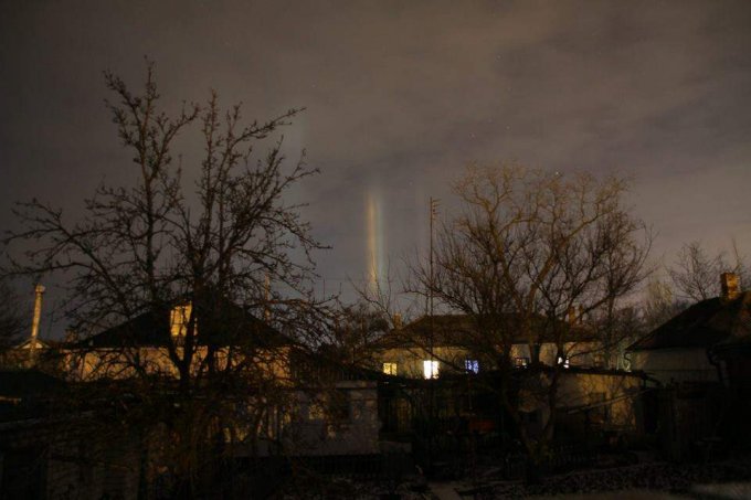 В небе оккупированной Керчи зафиксировано необычное свечение. Фото