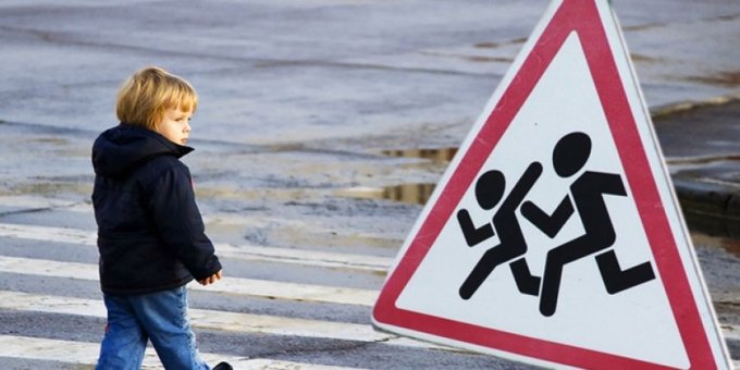 В Винницкой области микроавтобус сбил ребенка на пешеходном переходе