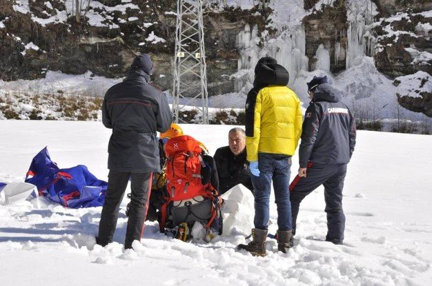Трагедия в Альпах: ледяной водопад унес жизни четырех туристов