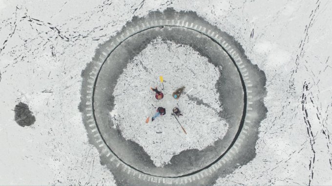 "Ледяная" карусель в реке Днепр - украинцы такого еще не видели. Видео
