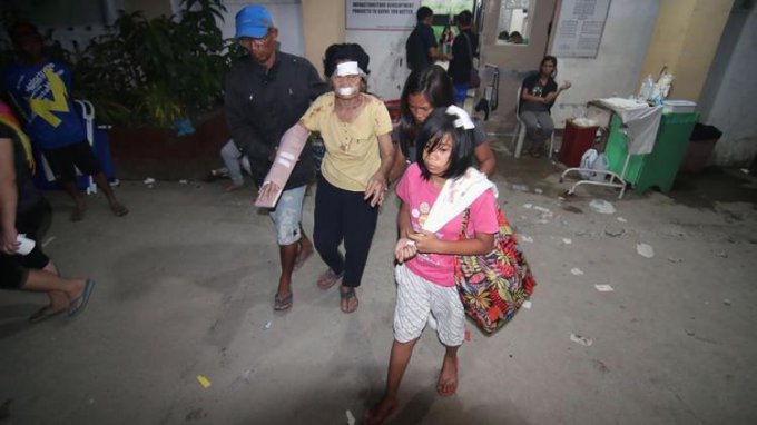 Юг Филиппин качнуло мощное землетрясение: есть жертвы. Видео
