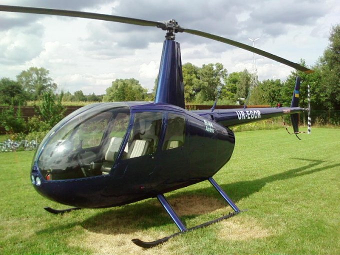 В озере обнаружили тело пассажирки вертолета, который упал на Алтае
