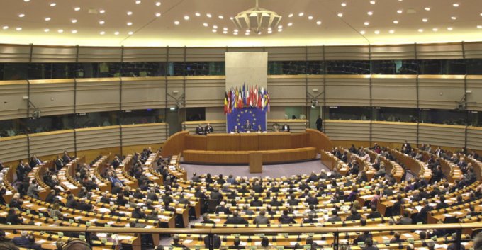 В Европарламенте требуют расширения санкций против России
