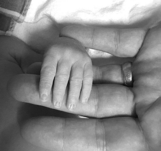 43-летняя звезда "Беверли Хиллз" родила пятого ребенка