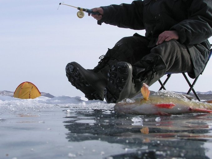 Во Львовской области рыбак утонул, провалившись под лед