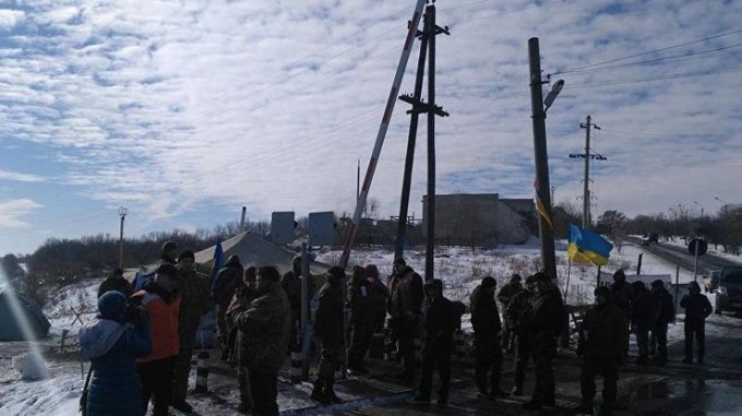 Штаб блокады Донбасса игнорирует запрет на ввоз оружия в АТО