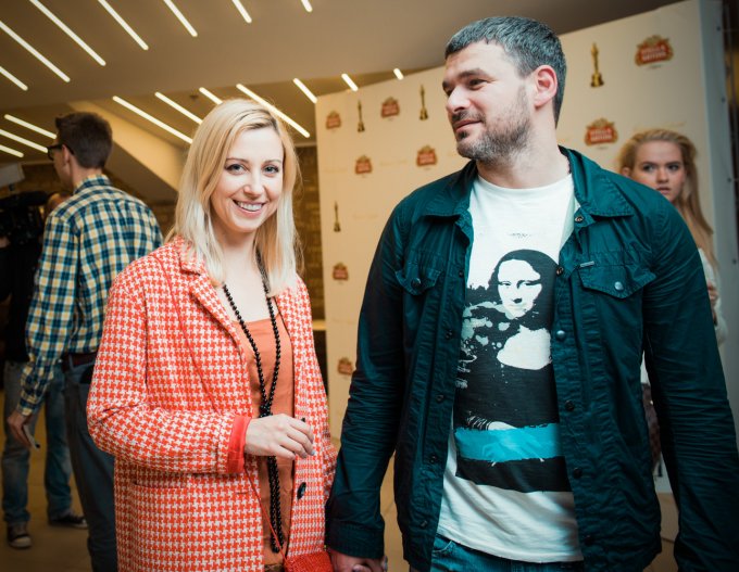 Тоня Матвиенко и Арсен Мирзоян заинтриговали снимком у ЗАГСа