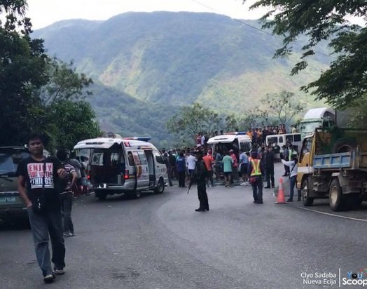 Филиппины: первые кадры с места ДТП, унесшего жизни 25 человек