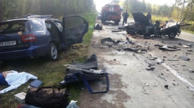 Автокатастрофа на трассе "Киев-Ковель": 5 погибших, 2 пострадавших