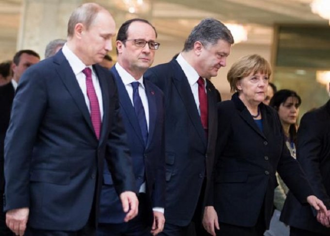 Порошенко обсудил с главами трех стран ситуацию на Донбассе