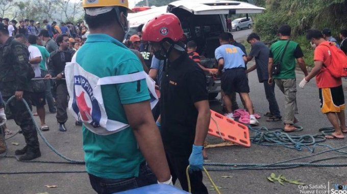 Филиппины: первые кадры с места ДТП, унесшего жизни 25 человек