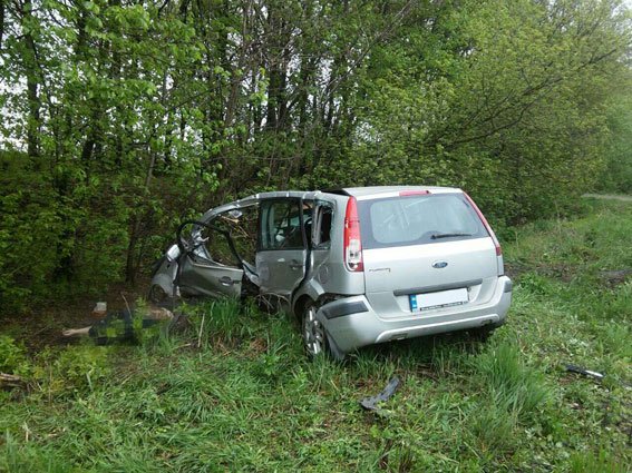 ДТП в Ровенской области: легковушку разорвало на части, водитель погиб