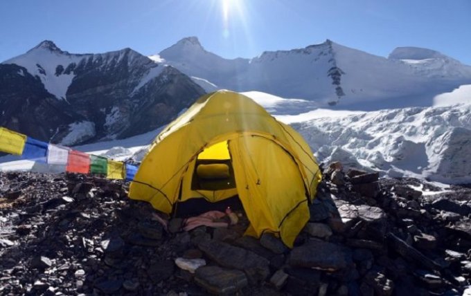 Спасатели на Эвересте обнаружили 4 трупа