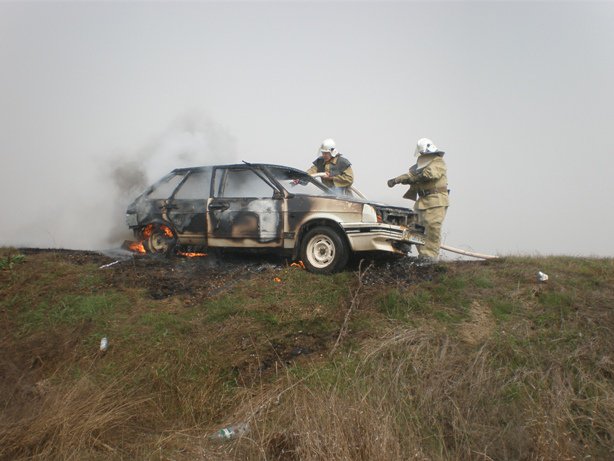 На Херсонщине на ходу загорелось авто, есть погибшие