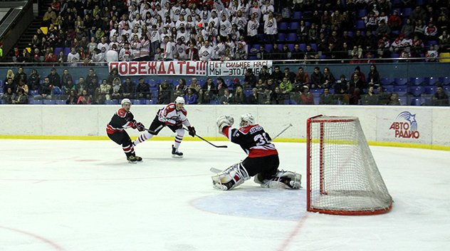 «Донбасс» в четвертый раз выиграл чемпионат Украины по хоккею
