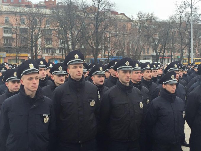 Новая патрульная полиция Полтавы приняла присягу