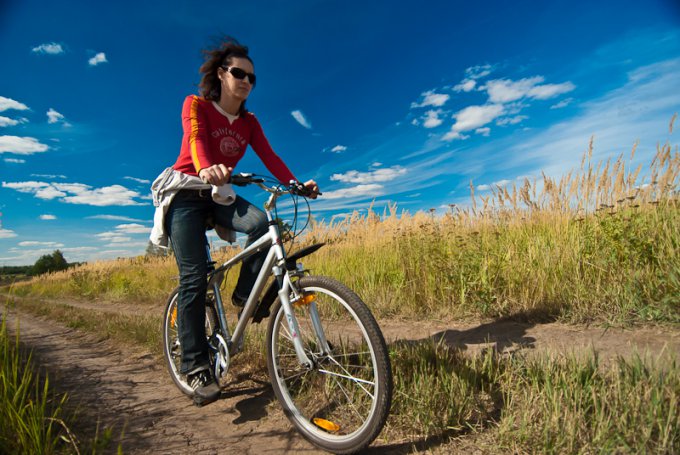 Езда на велосипеде способна заменить бег по утрам и занятия в спортзале