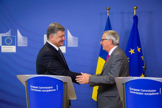 Порошенко и Юнкер поговорили о безвизовом режиме с ЕС для Украины