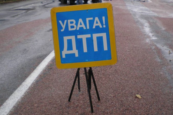 На Киевщине пьяный водитель перевернул полицейскую машину