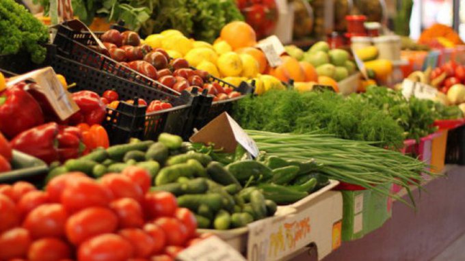 В Украине существенно выросли цены на фрукты и овощи