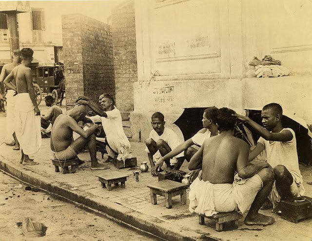 Колоритная жизнь бывшей столицы Индии глазами военного фотографа. Фото