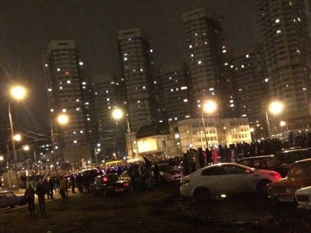 Уличные гонщики в Москве устроили беспорядки. Видео