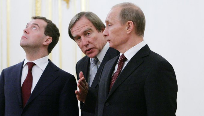 В Сети "затроллили" офшоры Путина и его друга виолончелиста