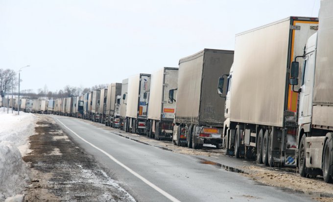 Россия полностью заблокировала транзит украинских грузов