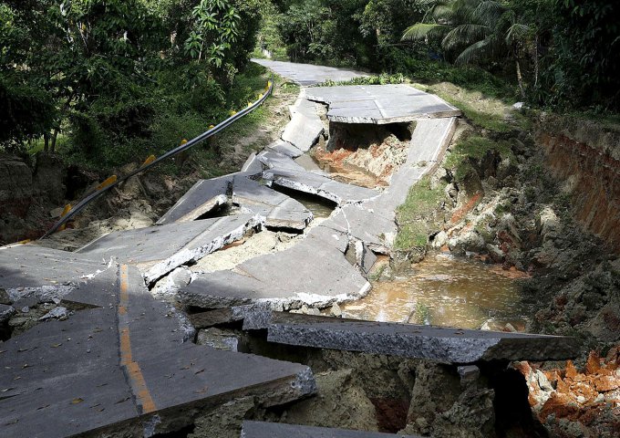 Мощное землетрясение потрясло четыре страны Южной Азии, есть раненые
