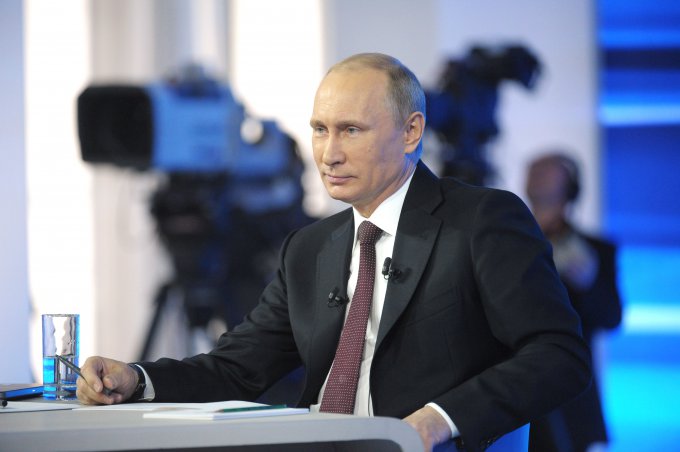 Выступит царь – можно и свет вырубить: в Сети высмеяли подготовку к «прямой линии» Путина