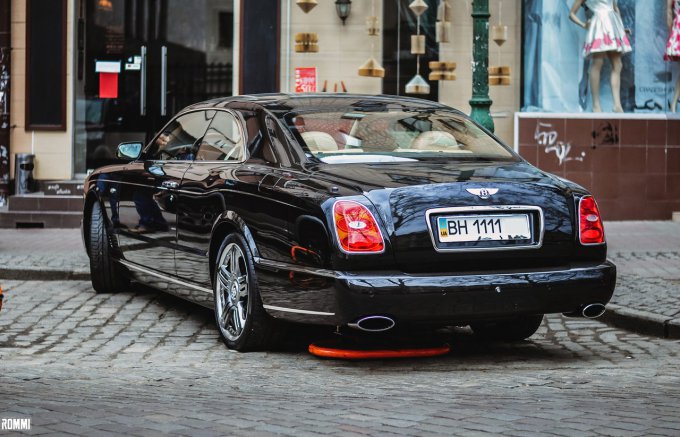 В Одессе засветился редчайший Bentley Brooklands
