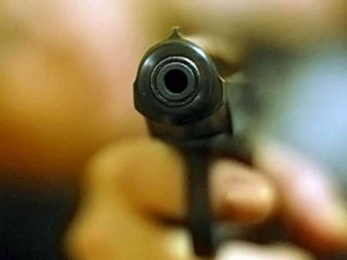 В Одессе женщина обстреляла  шестерых мужчин