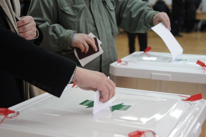 На выборах в Сербии побеждает правящая партия